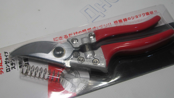 Секатор с запасной пружинкой