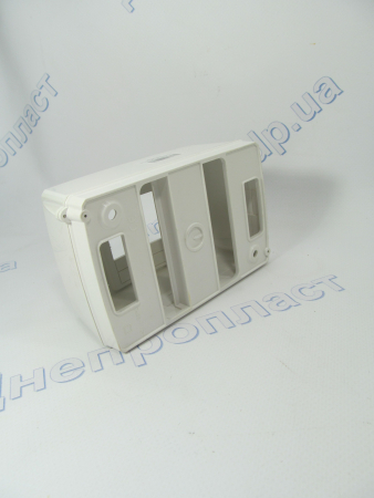 Щиток 3-4 автомата наружный без стекла VIKO