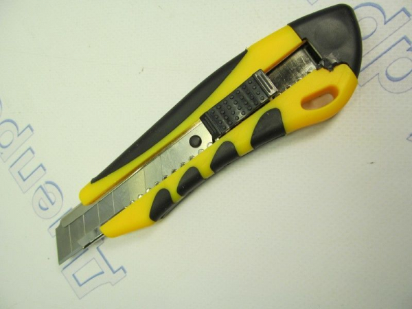 Нож технический усиленный 18 мм 