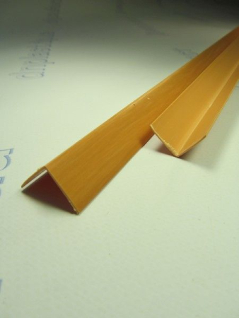 Уголок защитный прямой 20*20 (2,70м) ольха