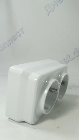 Розетка 2 открытая с заземлением  LUXEL (2008)