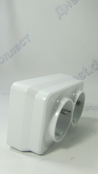 Розетка 2 открытая с заземлением  LUXEL (2008)