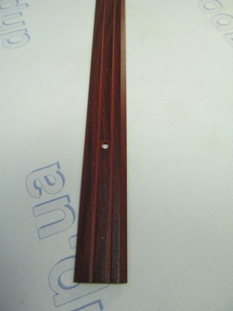 Порожки рифленый 25*3 Махагон 1,8 м