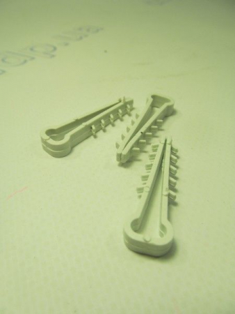 Кабельный крепеж плоский 8 (елочка)