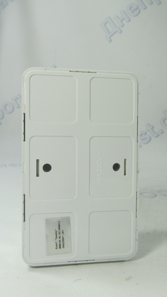 Розетка 2 открытая с заземлением  LUXEL (2008)