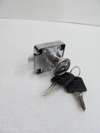 Замок мебельный с защелкой  (7-006)