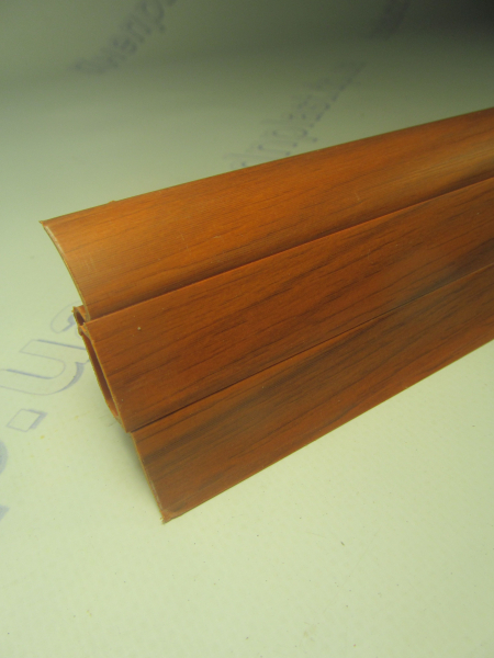 Плинтус пластиковый 2,5м 