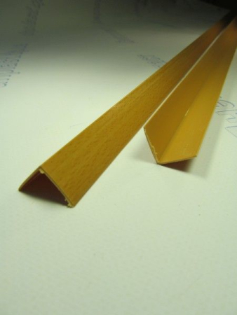 Уголок защитный прямой 20*20 (2,70м) дуб паркетный