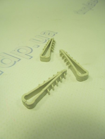 Кабельный крепеж плоский 6 (елочка)