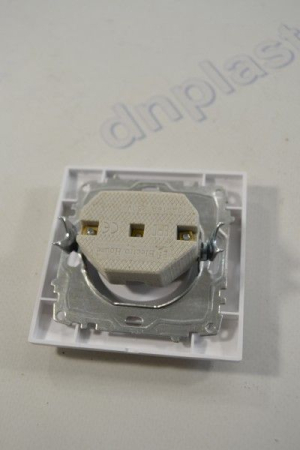 Розетка 1 белая EH Enzo