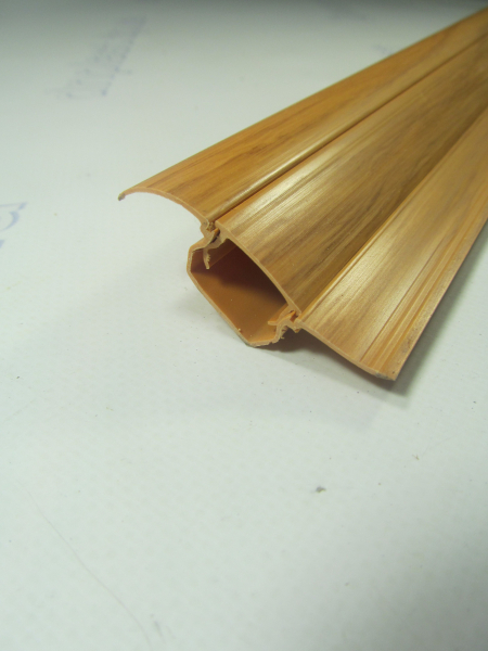 Плинтус пластиковый 2,5м 