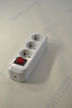 Колодка 3 гнезда с заземлением и выключателем Svitex