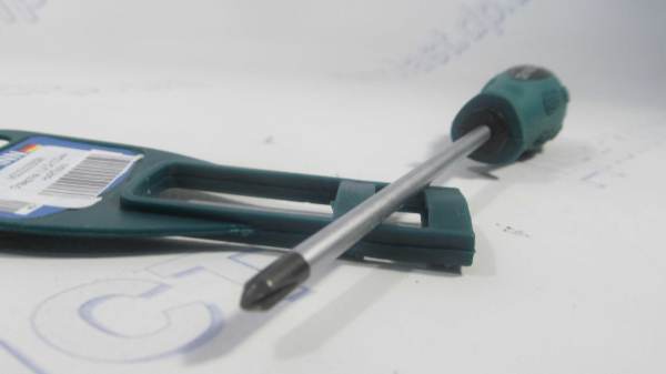 Отвертка  Y 4,0х100мм HARTMAN