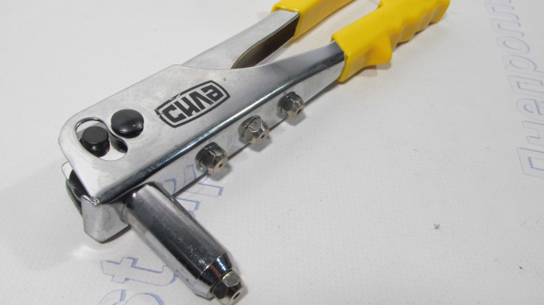 Заклепочник хромированный 250 мм