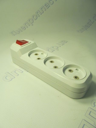 Колодка 3 гнезда с кнопкой LUXEL (7221)