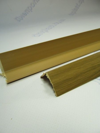 Уголок защитный прямой 30*30 (2,70м) орех