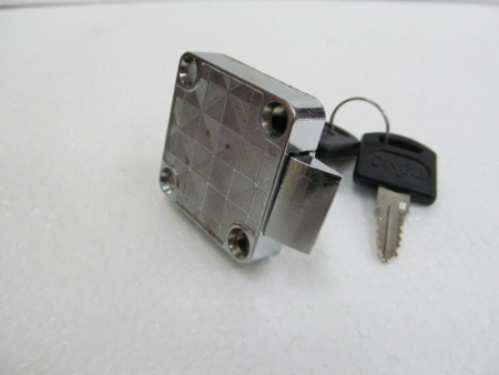 Замок мебельный с защелкой  (7-006)