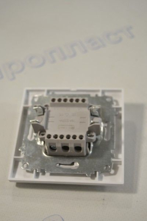 Выключатель тройной белый  EH Enzo