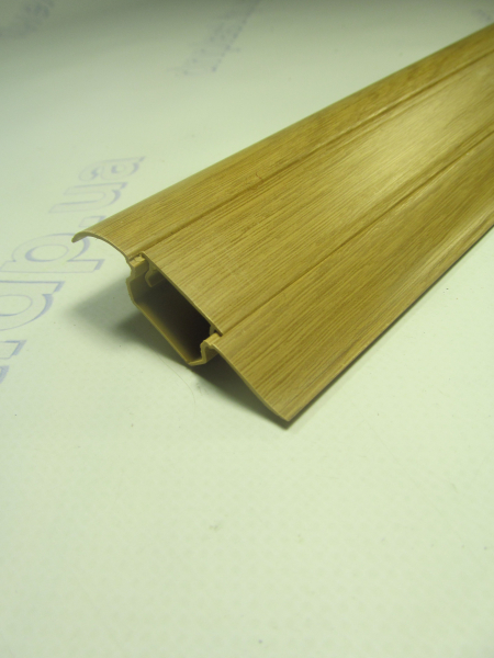 Плинтус пластиковый 2,5м 