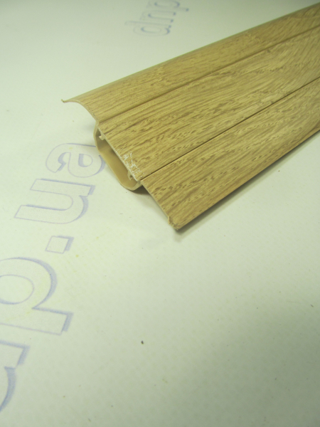 Плинтус пластиковый 2,5м 