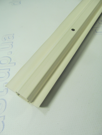 Плинтус пластиковый 2,5м 